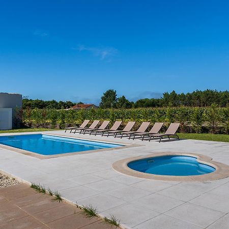Villa Ria Овар Екстериор снимка